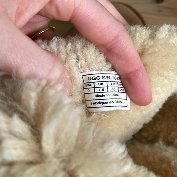 UGG boots - Picture 7 of 8